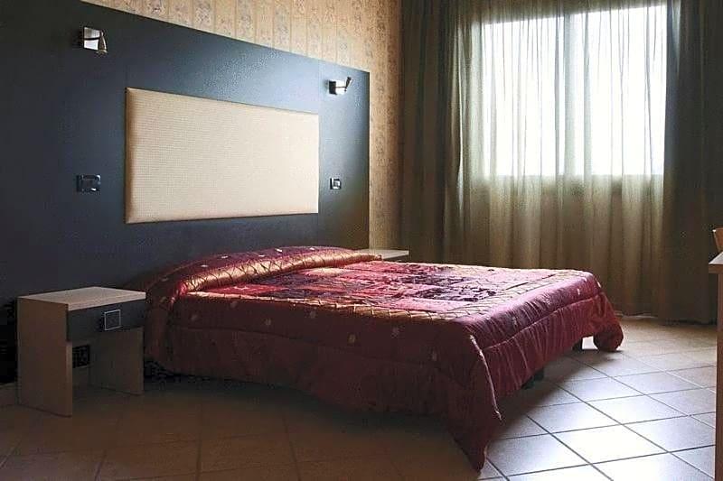 AIRONE HOTEL image