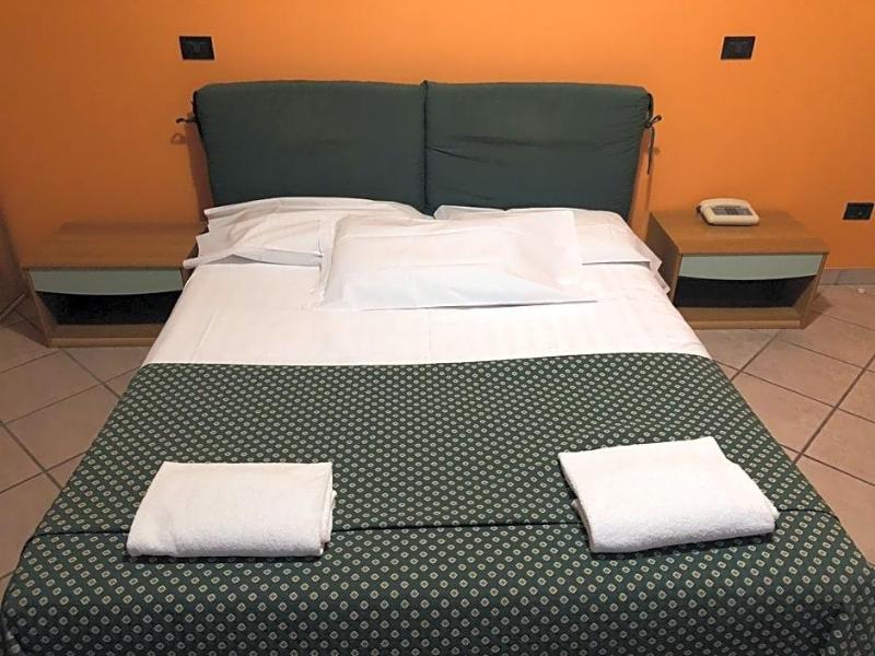 AIRONE HOTEL image