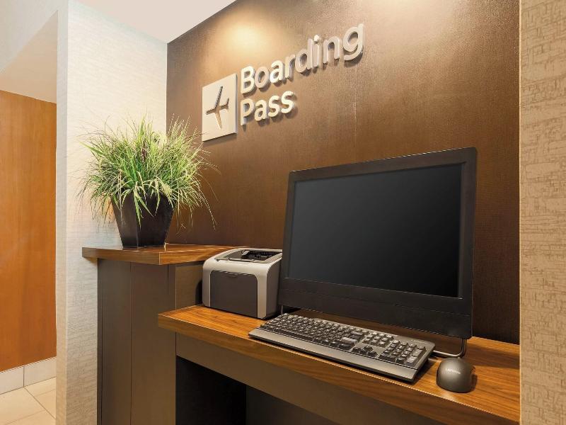 Courtyard By Marriott Pittsburgh Downtown image