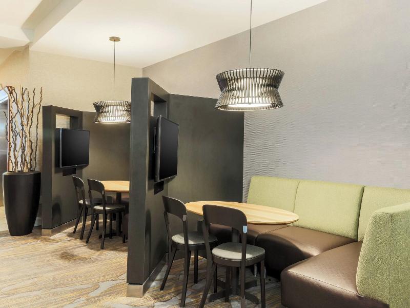 Courtyard By Marriott Pittsburgh Downtown image