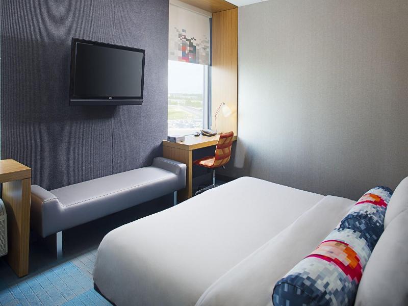 Aloft Philadelphia Airport image