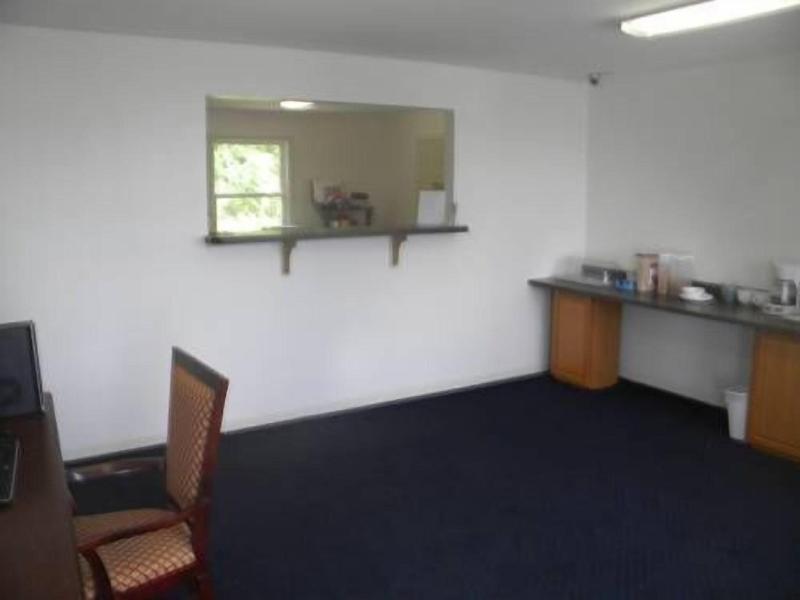 USA Inn and Suites Morgantown