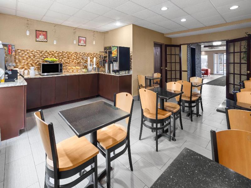 Super 8 By Wyndham Mars/Cranberry/Pittsburgh Area image