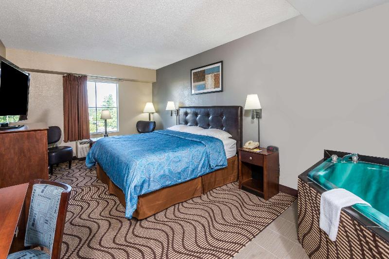 Super 8 By Wyndham Mars/Cranberry/Pittsburgh Area image