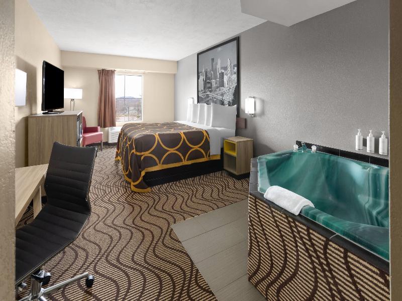 Super 8 By Wyndham Mars/Cranberry/Pittsburgh Area image