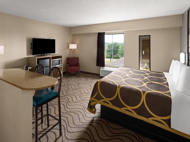 Super 8 By Wyndham Mars/Cranberry/Pittsburgh Area image