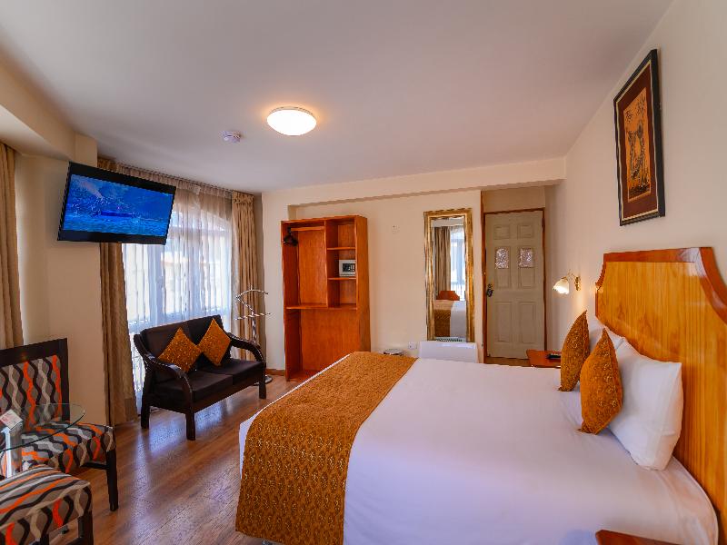 Sol Plaza Hotel image