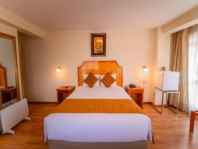 Sol Plaza Hotel image