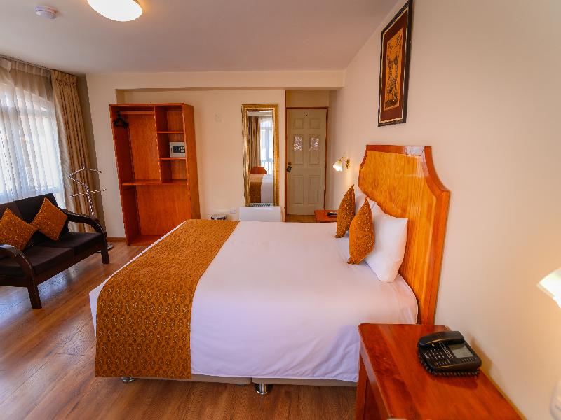 Sol Plaza Hotel image
