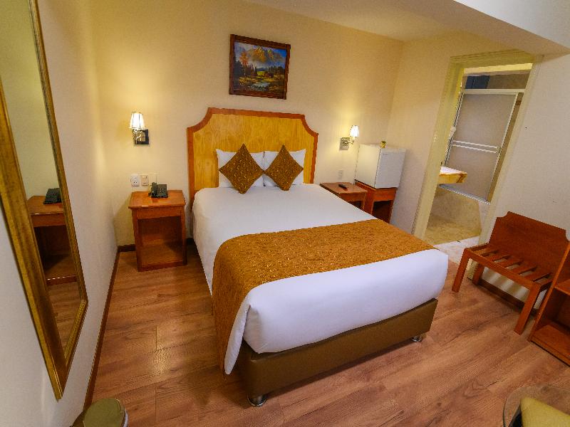 Sol Plaza Hotel image