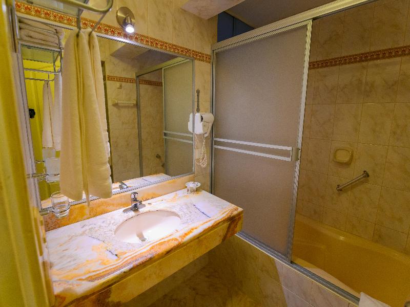 Sol Plaza Hotel image