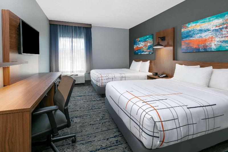 La Quinta Inn & Suites Jacksonville image