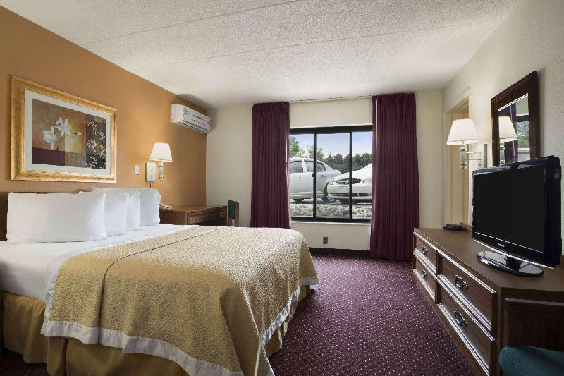Ramada By Wyndham Pittsburghnew Stanton image