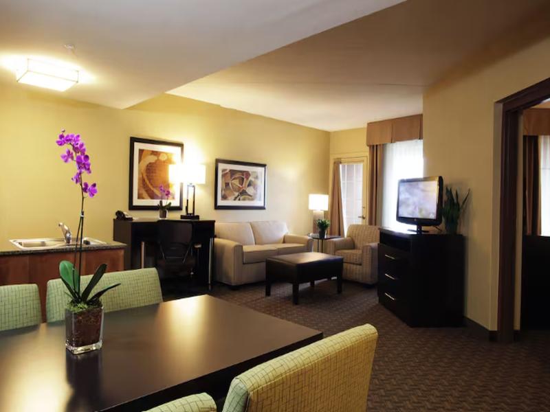 Holiday Inn Phoenix - Chandler image