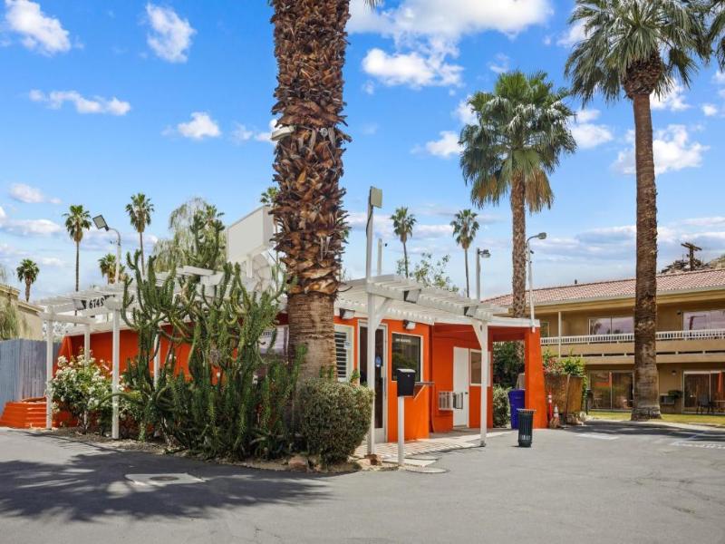 SOL SPRINGS INN image