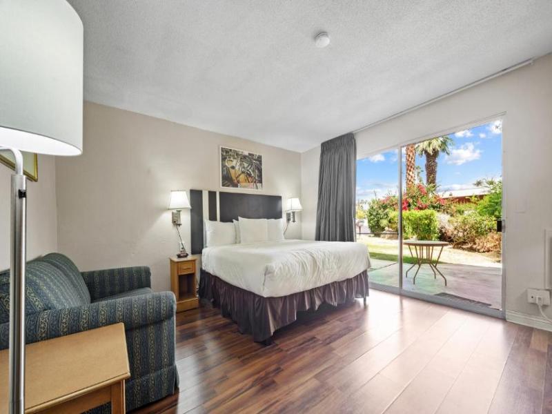 SOL SPRINGS INN image