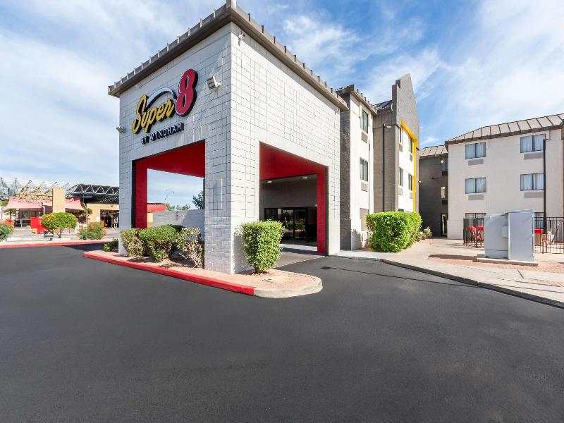 Super 8 by Wyndham Phoenix/Mesa/Gilbert Road image