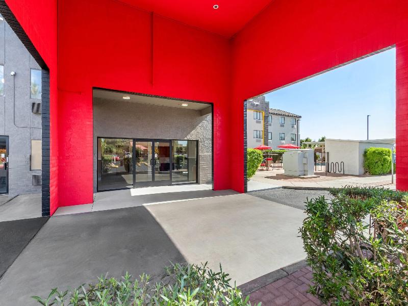 Super 8 by Wyndham Phoenix/Mesa/Gilbert Road image