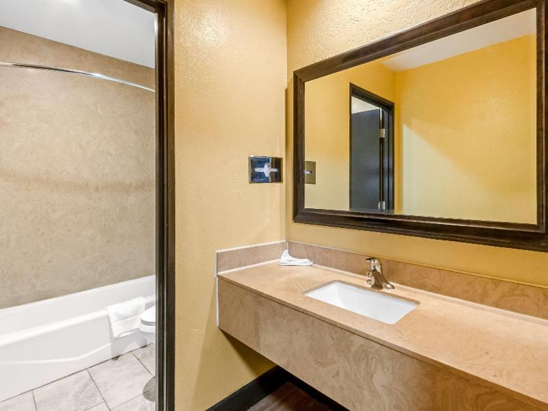 Super 8 by Wyndham Phoenix/Mesa/Gilbert Road image