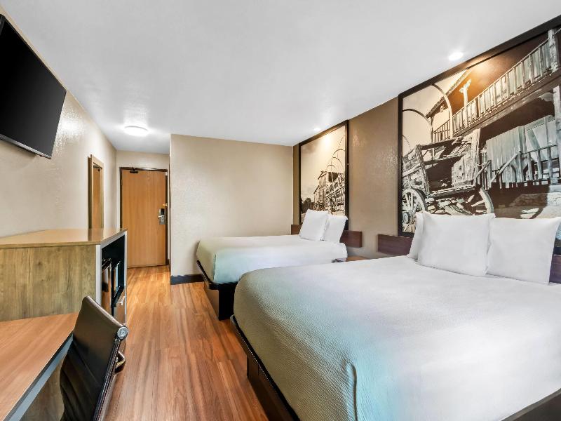 Super 8 by Wyndham Phoenix/Mesa/Gilbert Road image