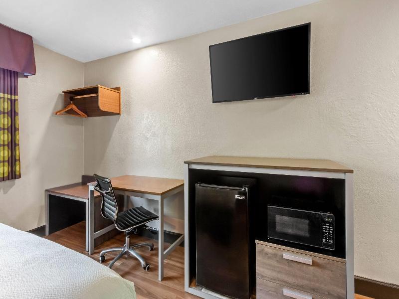 Super 8 by Wyndham Phoenix/Mesa/Gilbert Road image