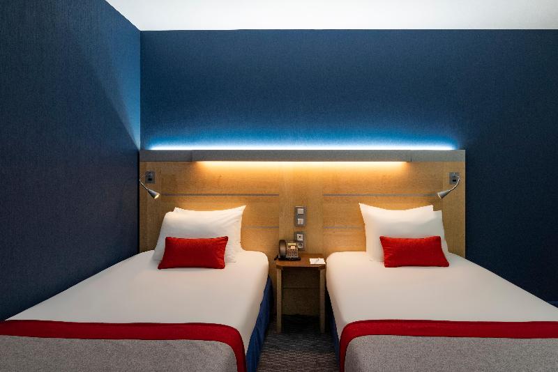Holiday Inn Express Paris - Canal de la Villette image