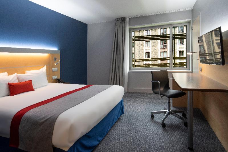 Holiday Inn Express Paris - Canal de la Villette image