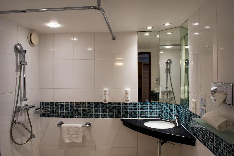 Holiday Inn Express Paris - Canal de la Villette image
