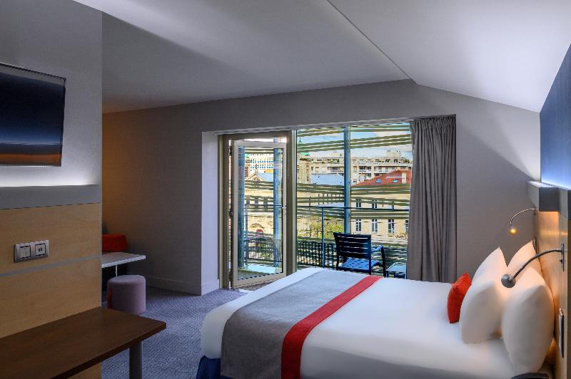 Holiday Inn Express Paris - Canal de la Villette image