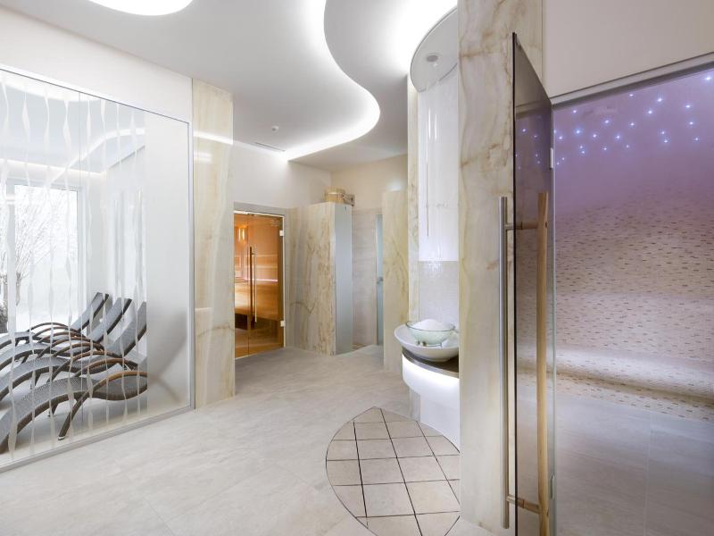 Francis Palace Spa & Wellness image