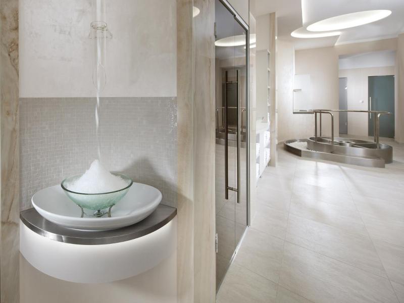 Francis Palace Spa & Wellness image
