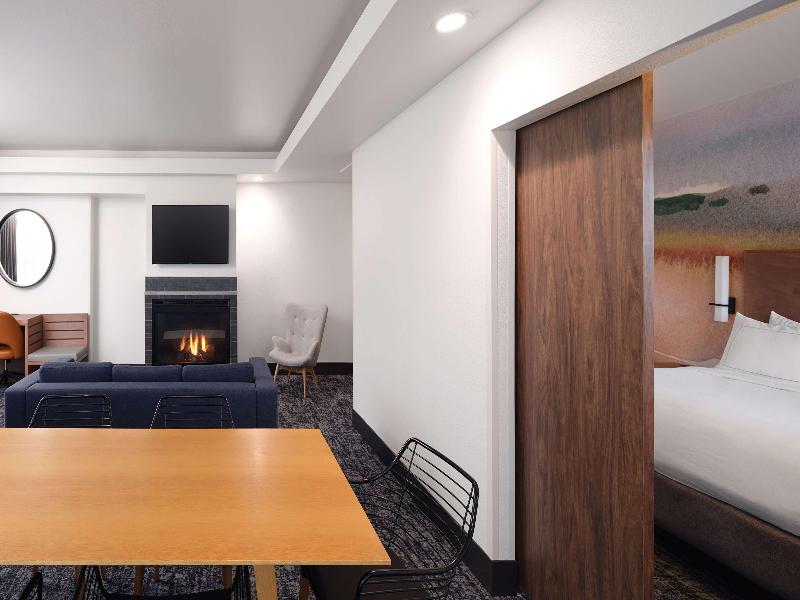 River'S Edge Hotel Portland, Tapestry Collection image