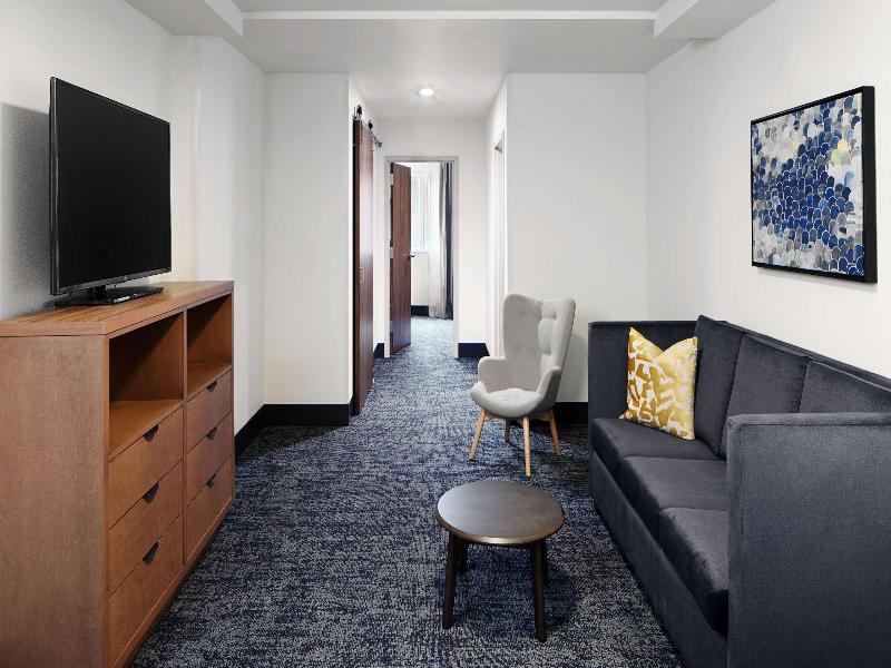 River'S Edge Hotel Portland, Tapestry Collection image