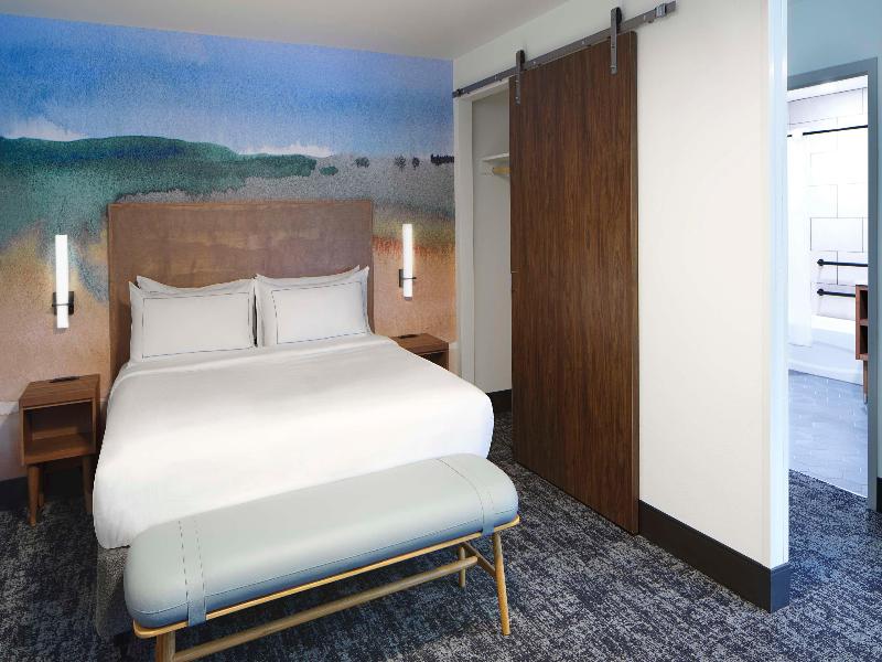 River's Edge Hotel Portland, Tapestry Collection image