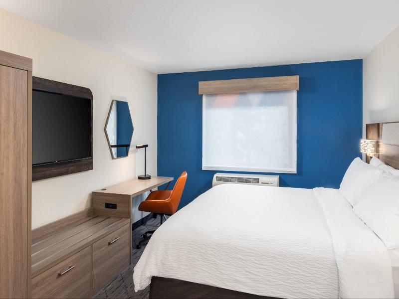 Holiday Inn Express Portland South - Lake Oswego image