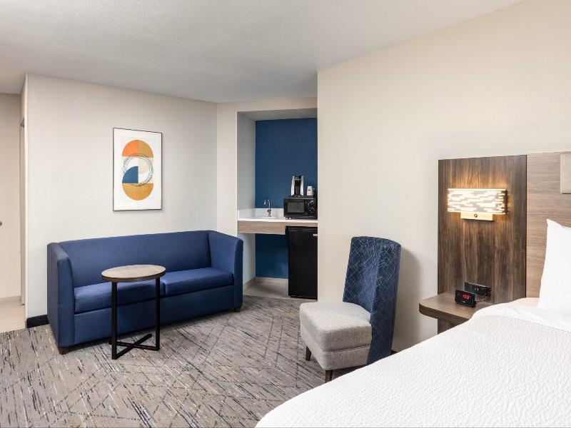 Holiday Inn Express Portland South - Lake Oswego image