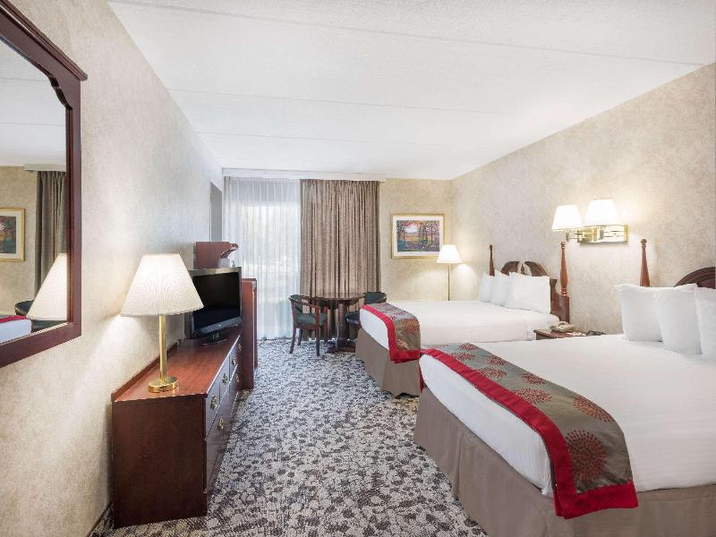 Ramada Plaza by Wyndham Portland image