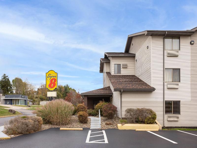 Super 8 by Wyndham New Stanton image