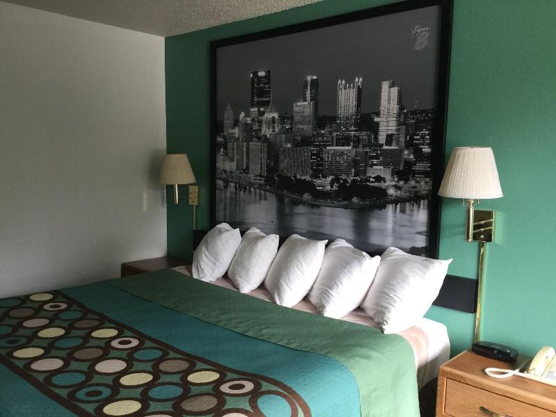 Super 8 by Wyndham New Stanton image