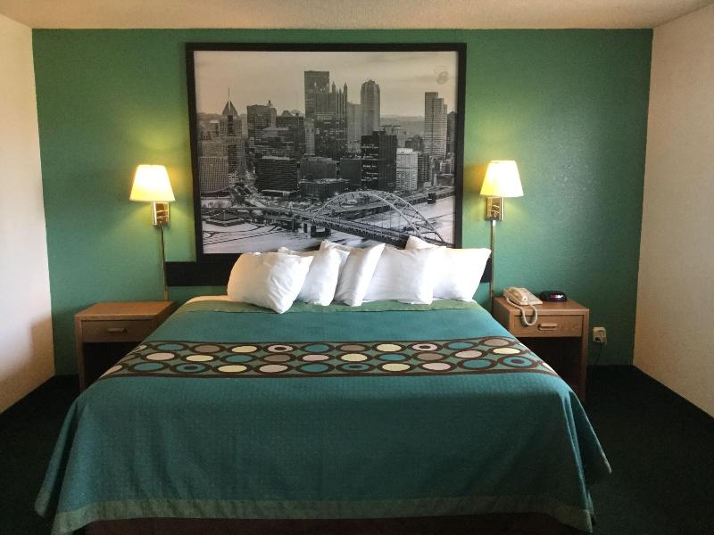 Super 8 by Wyndham New Stanton image