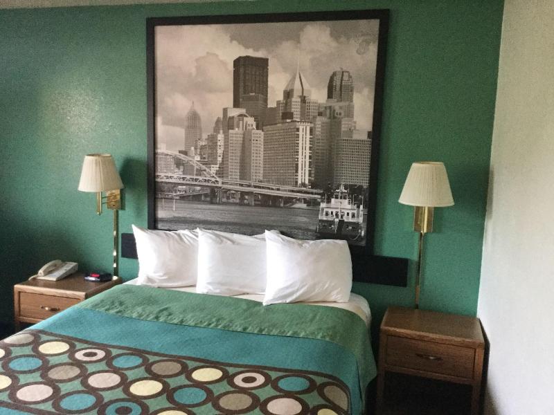 Super 8 by Wyndham New Stanton image