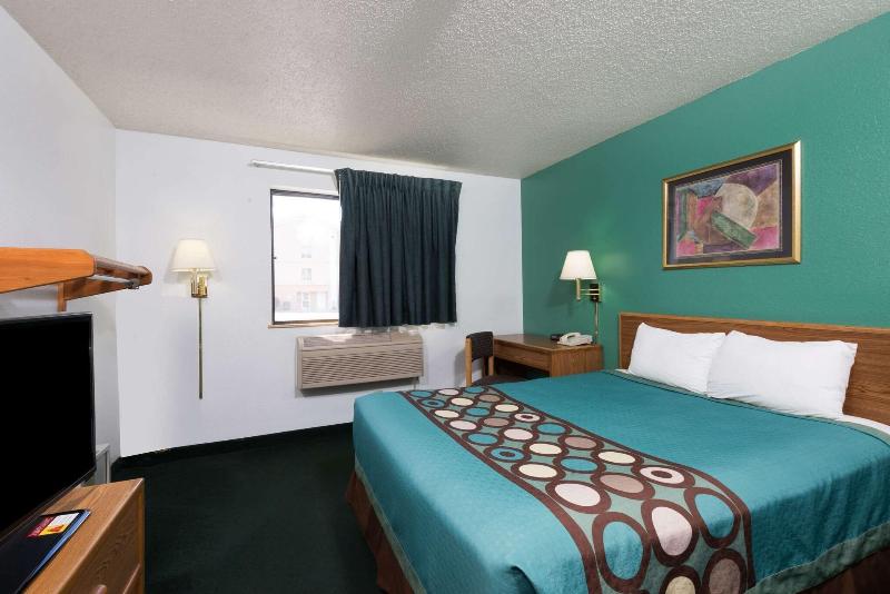 Super 8 by Wyndham New Stanton image
