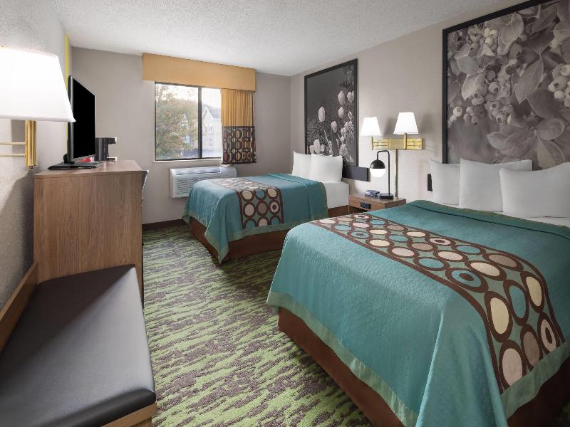 Super 8 by Wyndham New Stanton image