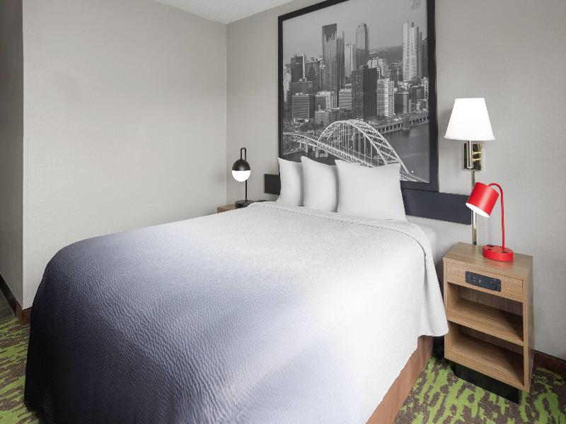 Super 8 by Wyndham New Stanton image