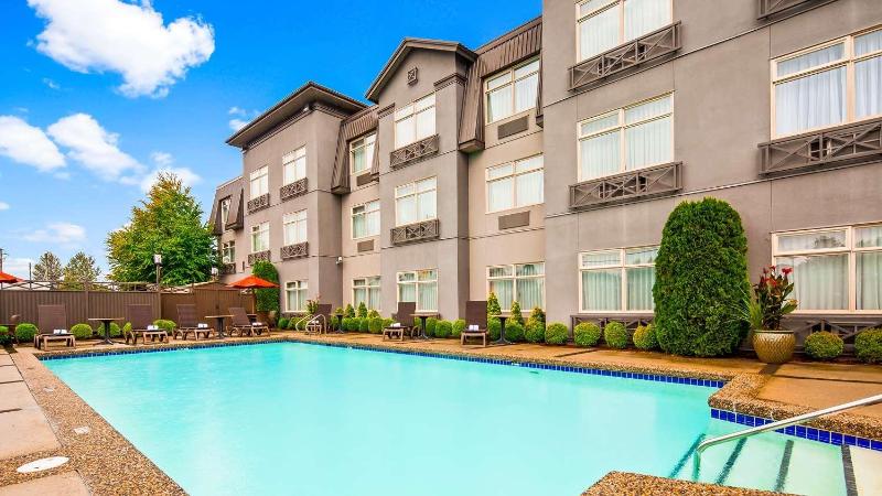 Best Western Plus Pitt Meadows Inn & Suites