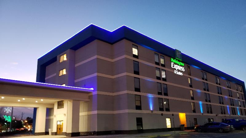 Holiday Inn Express & Suites Pigeon Forge by IHG