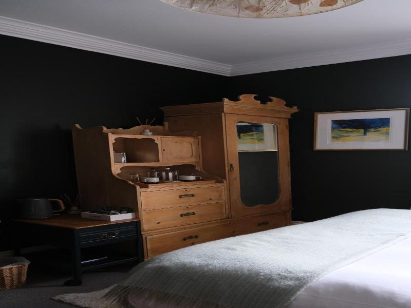 Llys Meddyg image