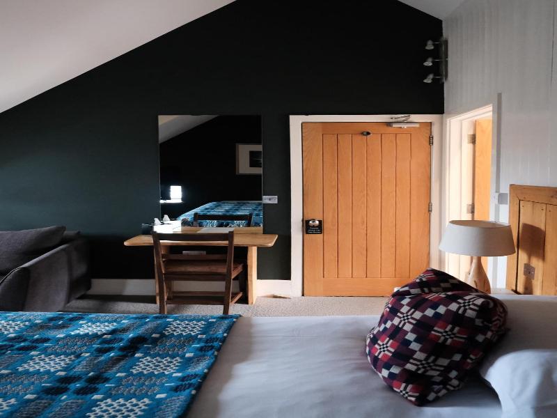 Llys Meddyg image