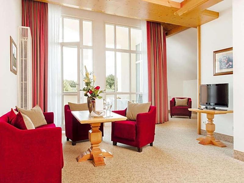 Maximilian Quellness- und Golfhotel image