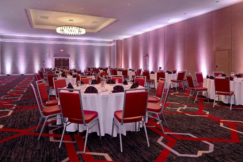 Four Points by Sheraton Peoria Downtown image